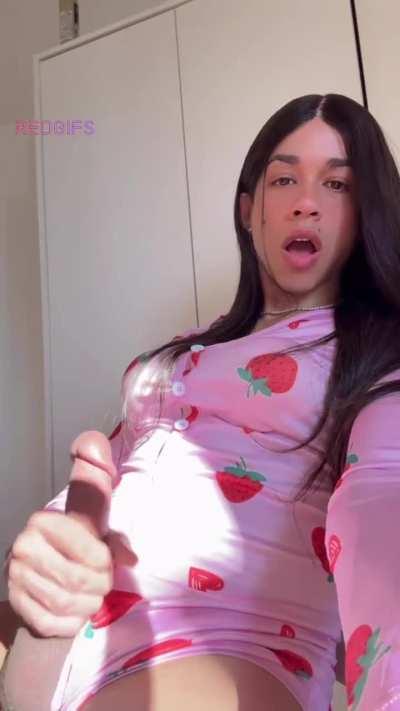 I bet you can't take this huge cock deeper 😈🍓