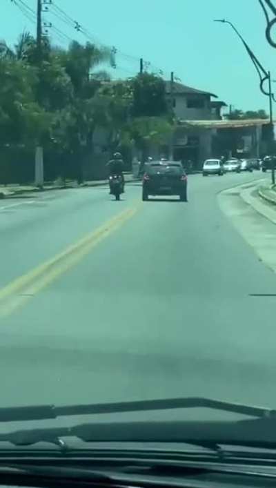 Road raging idiot