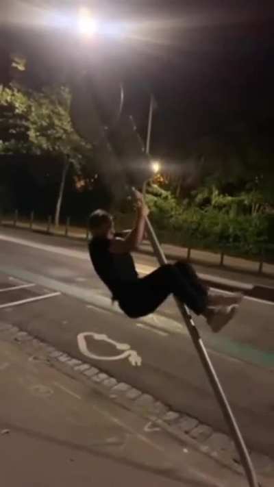 Pulling a sign down, WCGW?