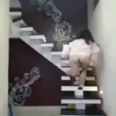 '-'