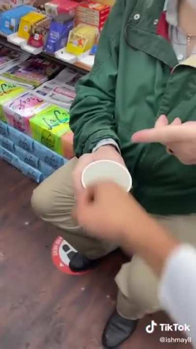 Guy ruins someone&rsquo;s coffee then proceeds to leave