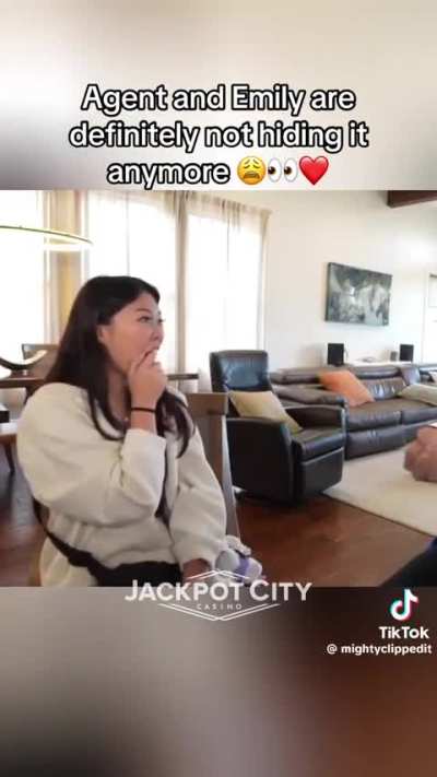 👩&zwj;❤️&zwj;👨