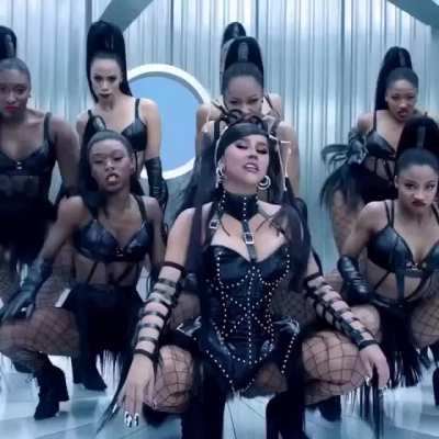 Cardi-Tina