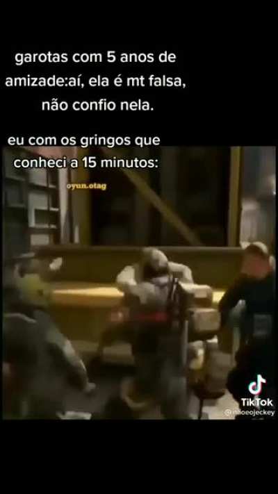 Soci&aacute;vel apenas em jogos o resto e pal no..