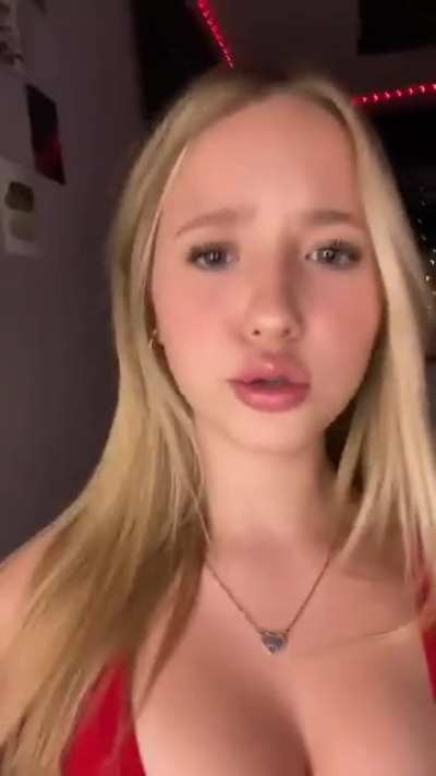 You&rsquo;re a Phoebe addict aren&rsquo;t you gooner?🤭