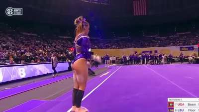 The queen👸KJ Johnson 💜💛🐯🤸&zwj;♀️