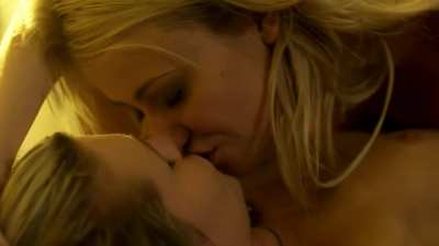 Sharon Hinnendael and Chelsey Reist's lesbian plot in Embrace of the vampire.