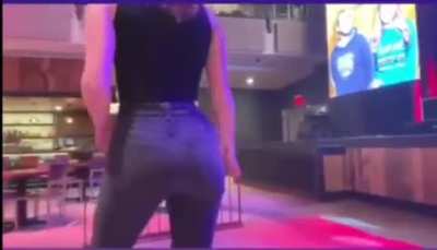 Shantel Vansanten jeans dance