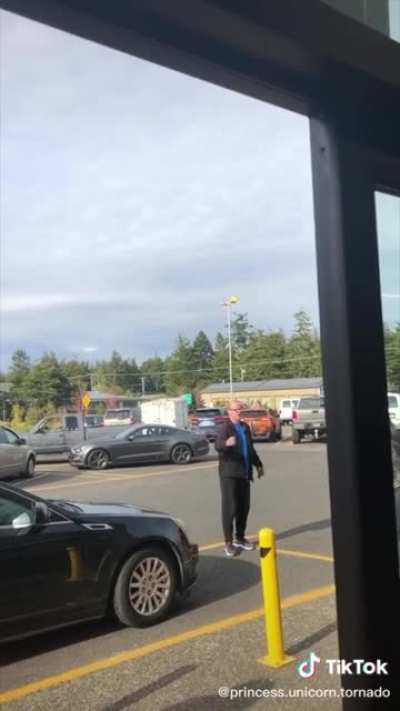 Grown man freaks out at the Dollar Tree when he is asked to wear a mask