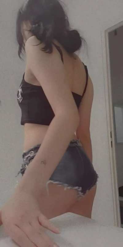 I am 4&lsquo;10 smash or pass?🥺🥺 (OC) 18y german