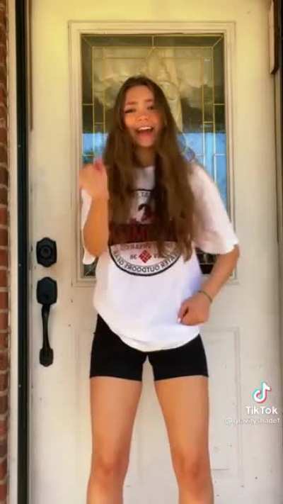 I wish she would turn around. You can see that cute little ass jiggle from the front. 18yr old.