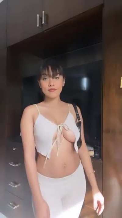 Yeah shreya, I definitely want you in my bed 🤤🤤🥵🥵