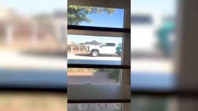 Texas: Stepdad shoots dad in custody battle in the front yard