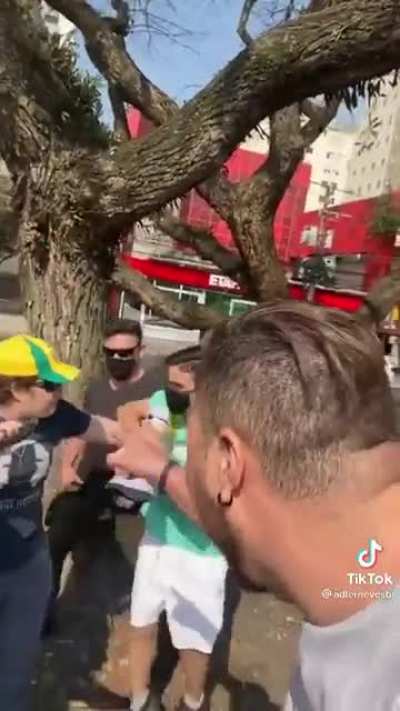 Incel X Incel -> Incel vence