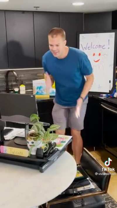 Where can I sign up for this teacher's class?
