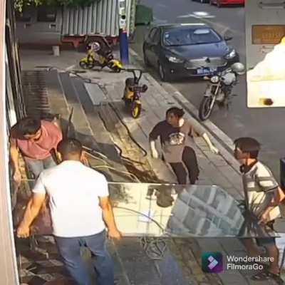 Еще одно доказательство того что беды от баб(может не от всех, но все таки)