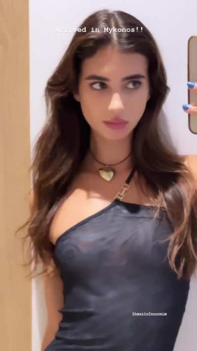 Black dress (Elisha)