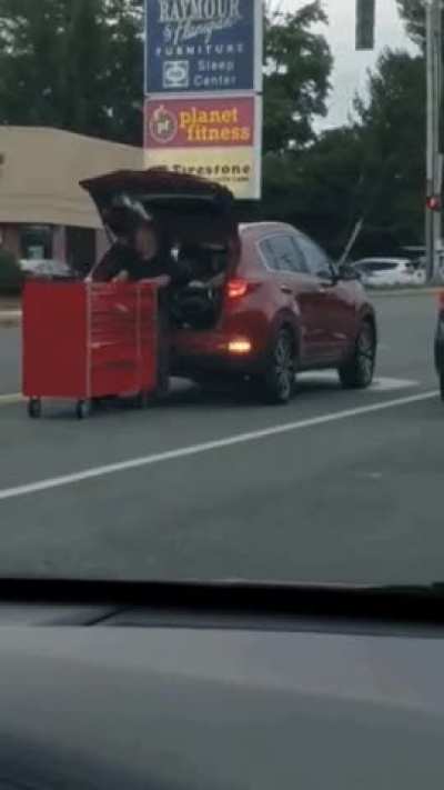 The tool roller cabinet didn&rsquo;t fit