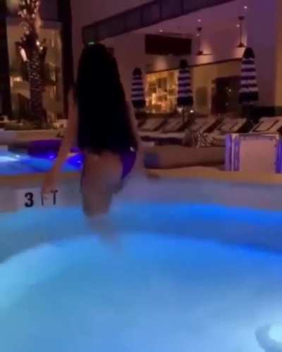 😻