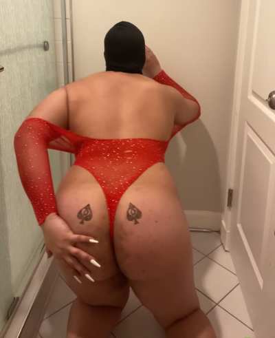 5&rsquo;2 failed as a man and built like a girly girl 🥺🧎🏼&zwj;♀️