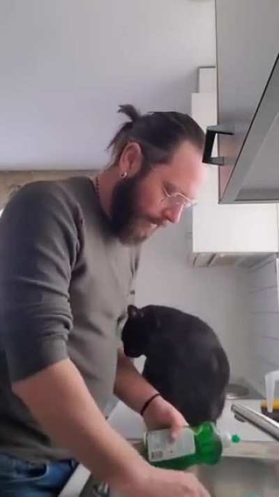 Kisses and dishes