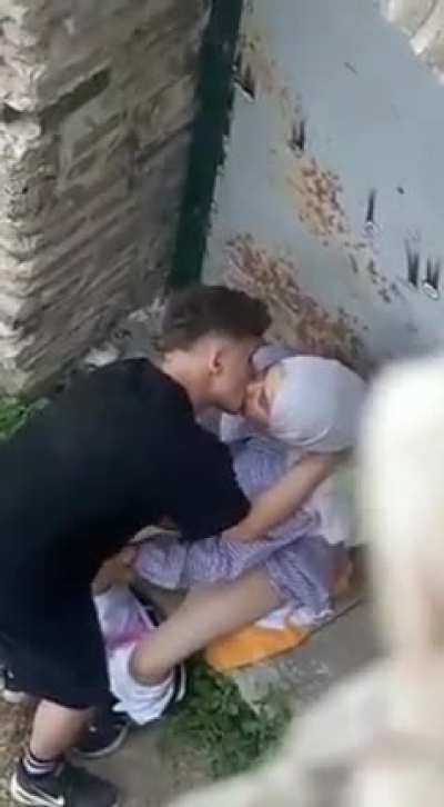 Twitter'da g&uuml;ndem olan public t&uuml;rbanlı g&ouml;rselinin, videosu