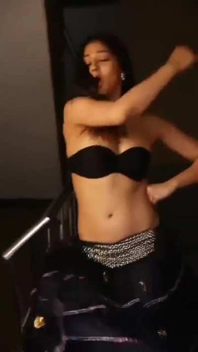 Indian Model Namrata Malla Nip Slip Short Reels Viral Video