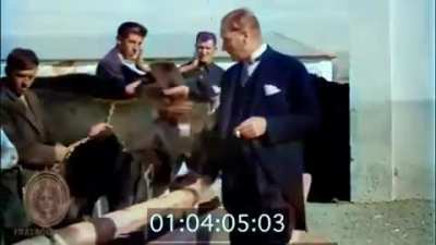 &Ccedil;oğu kişinin bilmediği video. Atat&uuml;rk Orman &Ccedil;iftliğinde &ccedil;eşmeden suyun boşa aktığını g&ouml;ren Cumhurbaşkanı Atat&uuml;rk.