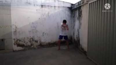 Um idiota de 14 anos