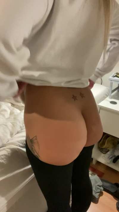 But like imagine backshots with me 😱