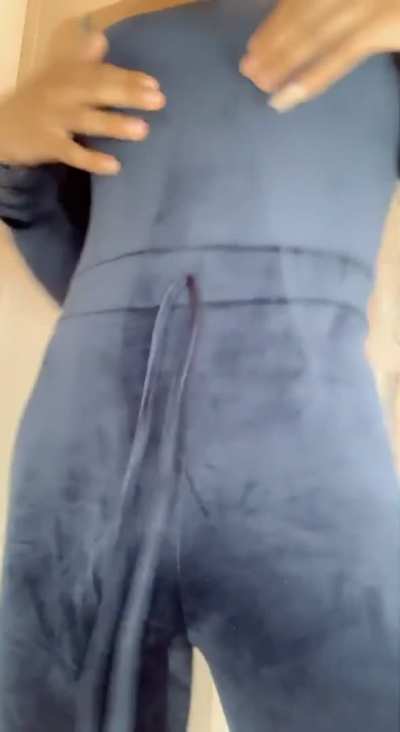 Small waist, pretty face with a BIG&hellip; cock!