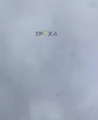 Ru pov: The Russian forces have launched another attack on Sumy, Odessa and Kiev region, footage shows a cruise missile on the way to its destination