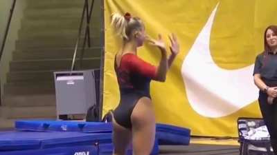 Georgia&rsquo;s Haley De Jong🖤❤️🤍🐶