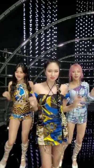 210613 Twice TikTok Update w/ Jihyo, Mina, Chaeyoung: "🍹지미챙-프리💃🍹JiMiChaeng-Free💃#TWICE #트 와이스#Ta ste_of_Love#AlcoholFree #알콜프 리"