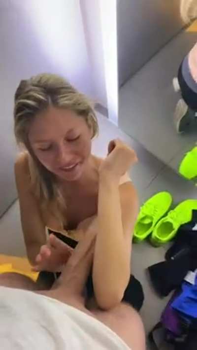 changing room head