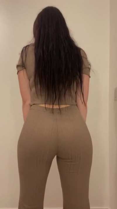 need some new flare pants 😤 (OC)