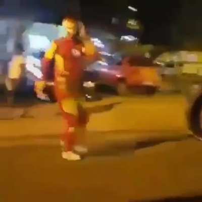 Alguns herois n&atilde;o usam capa