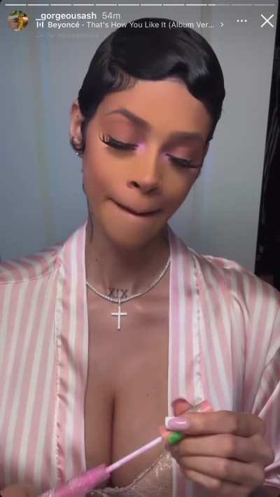 Princess 😍 those veins make those yiddies look immaculate