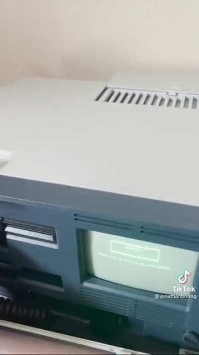 Worlds First &ldquo;Portable Computer&rdquo; The Osborne 1