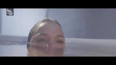 Bruna Marquezine nua em "Vou Nadar At&eacute; Voc&ecirc;" #1