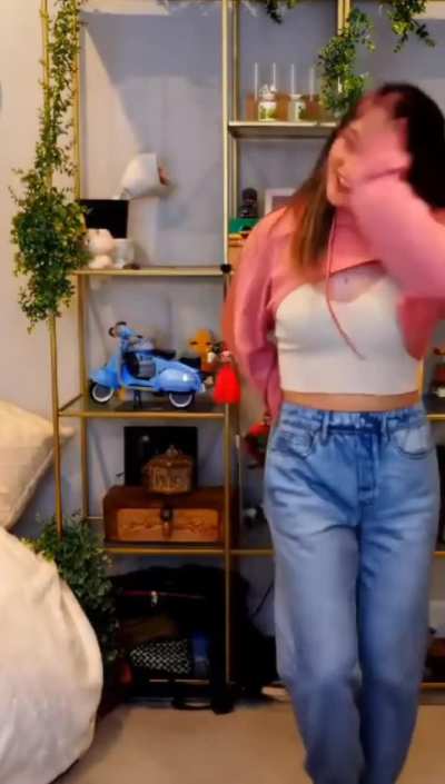 Dancing 🐼 Queen