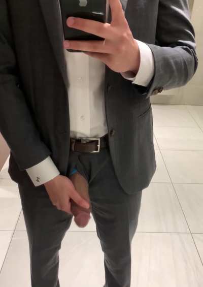 I&rsquo;m the one doing the interviews. (26M)