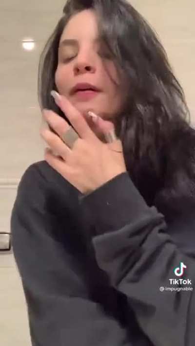 ela só é linda pra caralho
