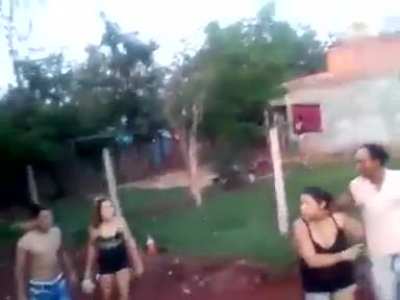 Vendo casa, vecindario tranquilo y atletas en salto olímpico... desde misiones arg