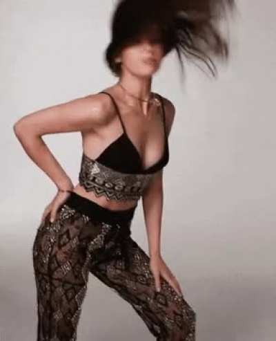 Everything about Hailee Steinfeld is so sexy