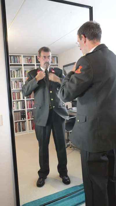 Dressing up in my Dutch Army uniform