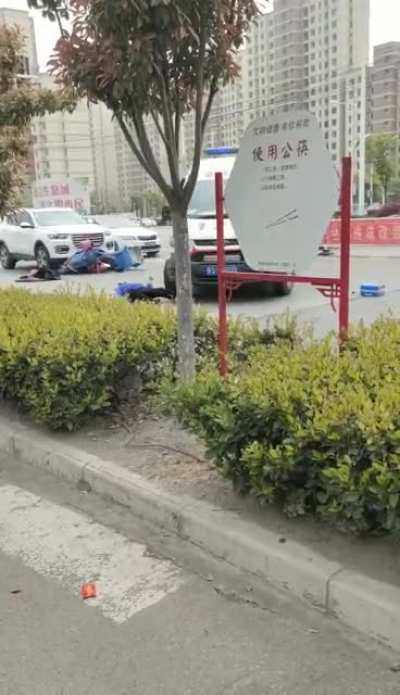 咔嚓！