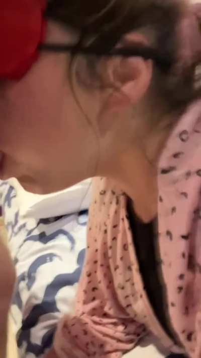 Amateur throat bulge