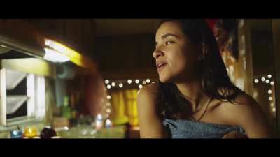 Paulina Gait&aacute;n butt and sideboob in Donde corre el agua (2017)