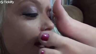 Sniffing feet
